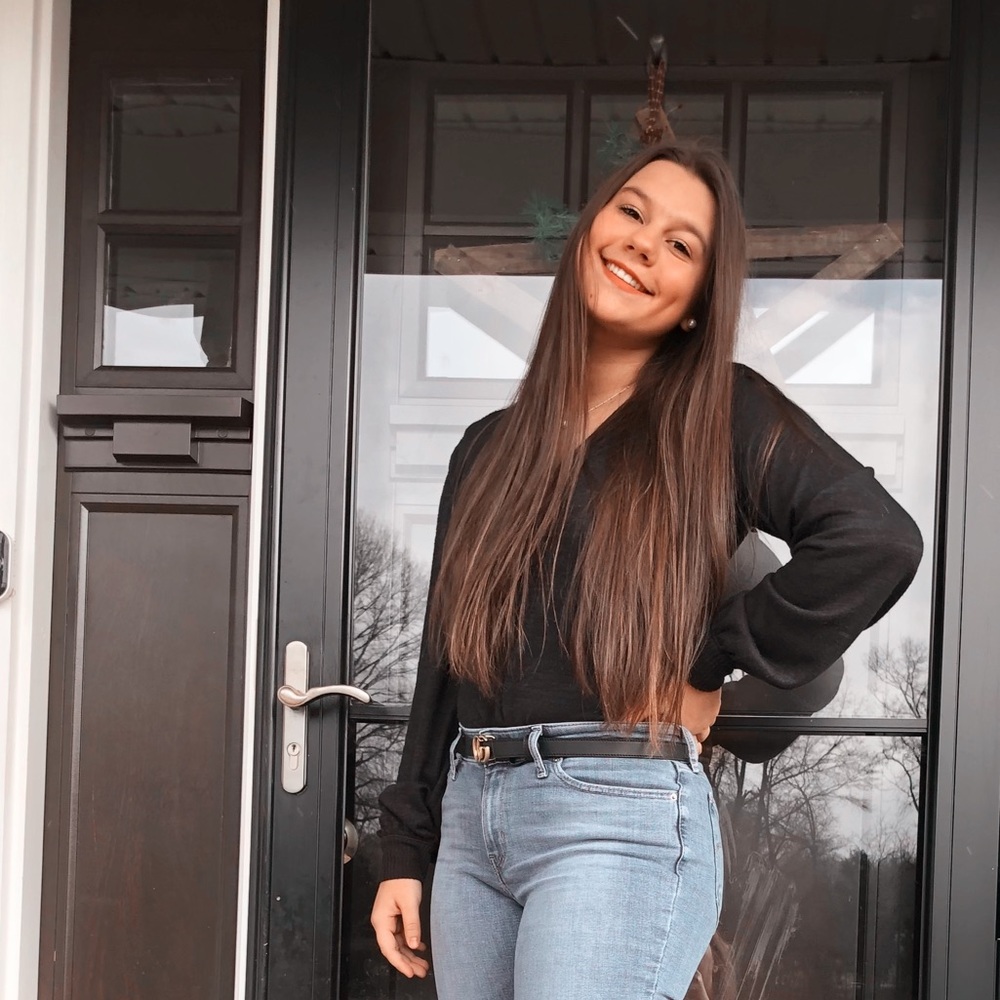 Meet your Posher, Emily